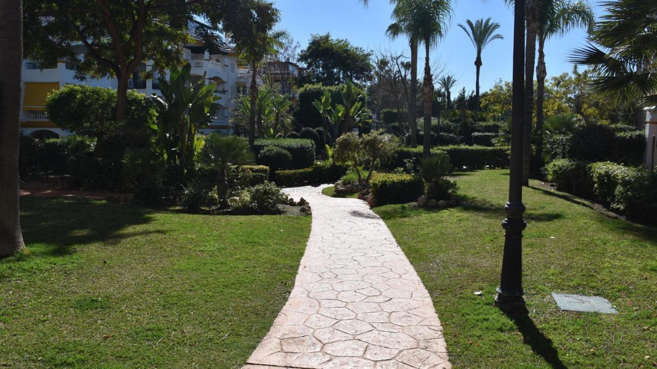 Dama Boutique Apt Marbella Exterior foto